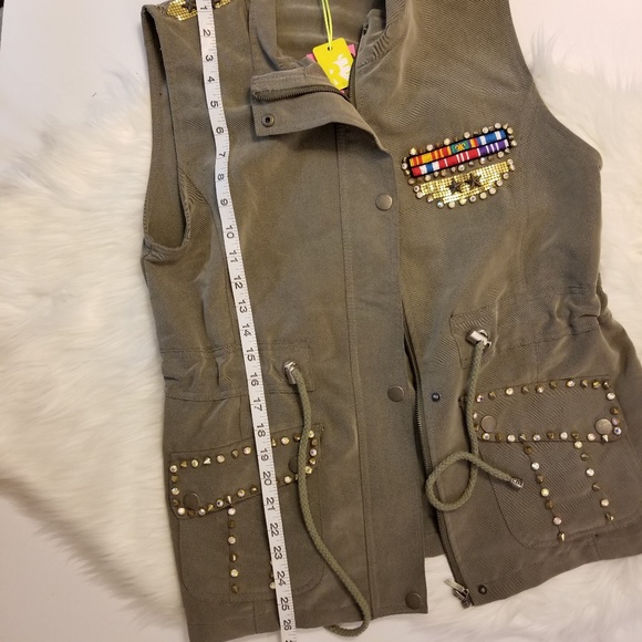 Re Design ❤ Handmade Army Green Studded Cargo Vest - Picture 7 of 7